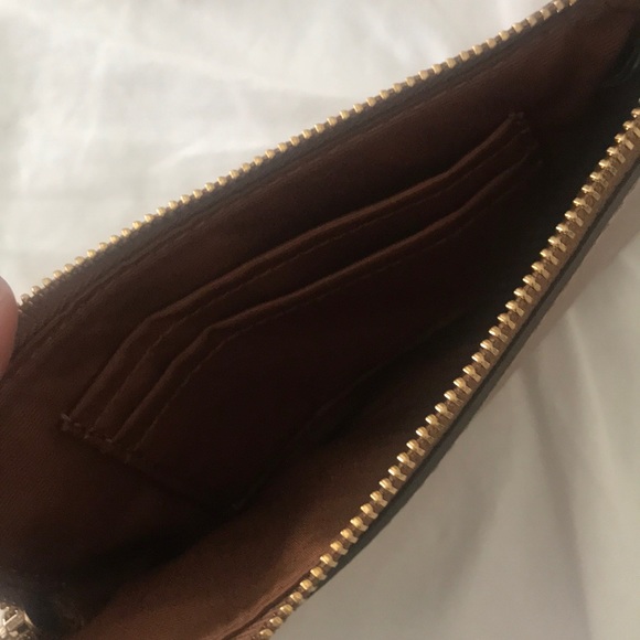 Coach wristlet - Picture 3 of 3